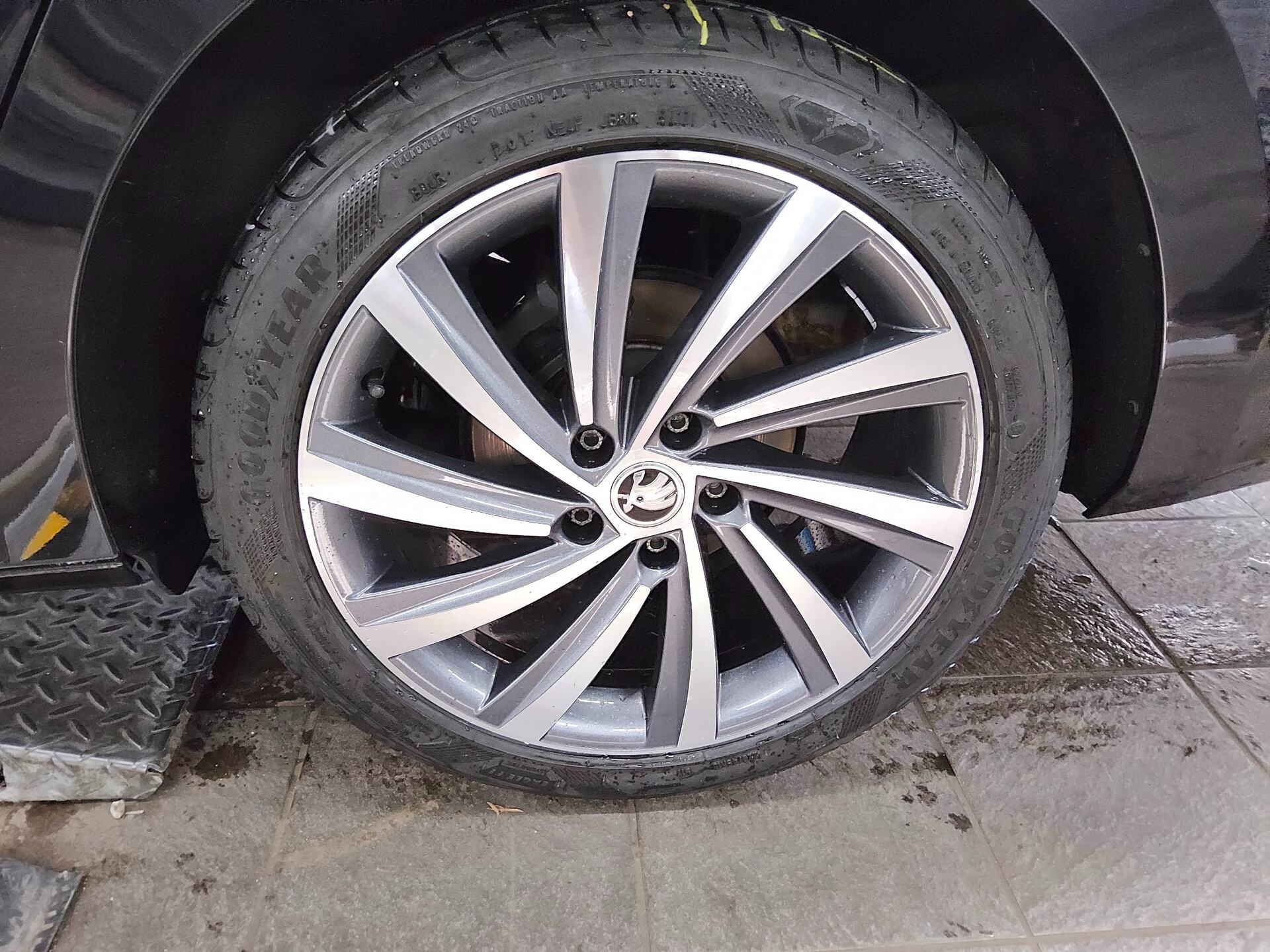 Skoda Octavia Kombi 2.0 TDI Style Navi LED vc Pano HuD 11