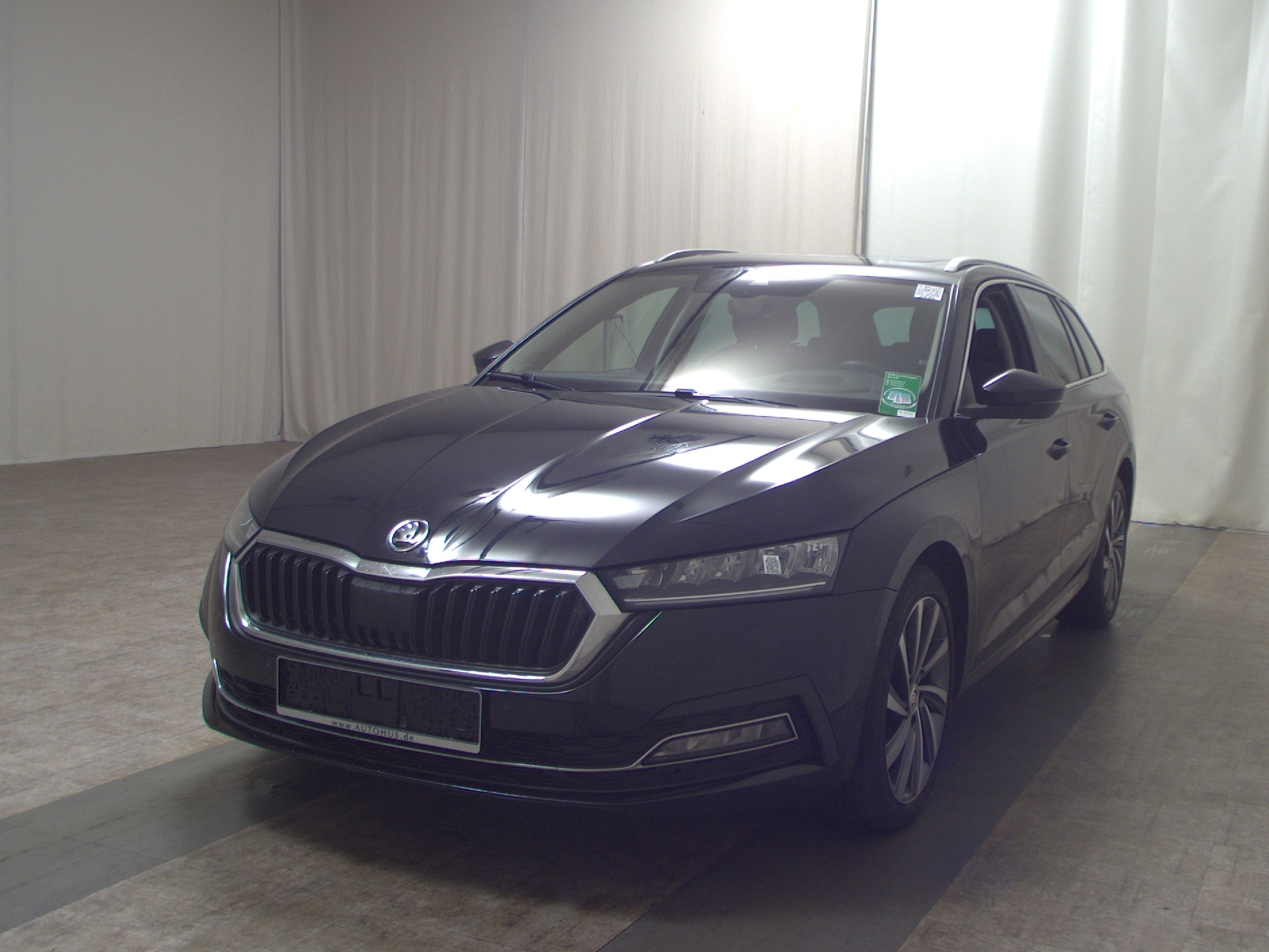 Skoda Octavia Kombi 2.0 TDI Style Navi LED vc Pano HuD 2