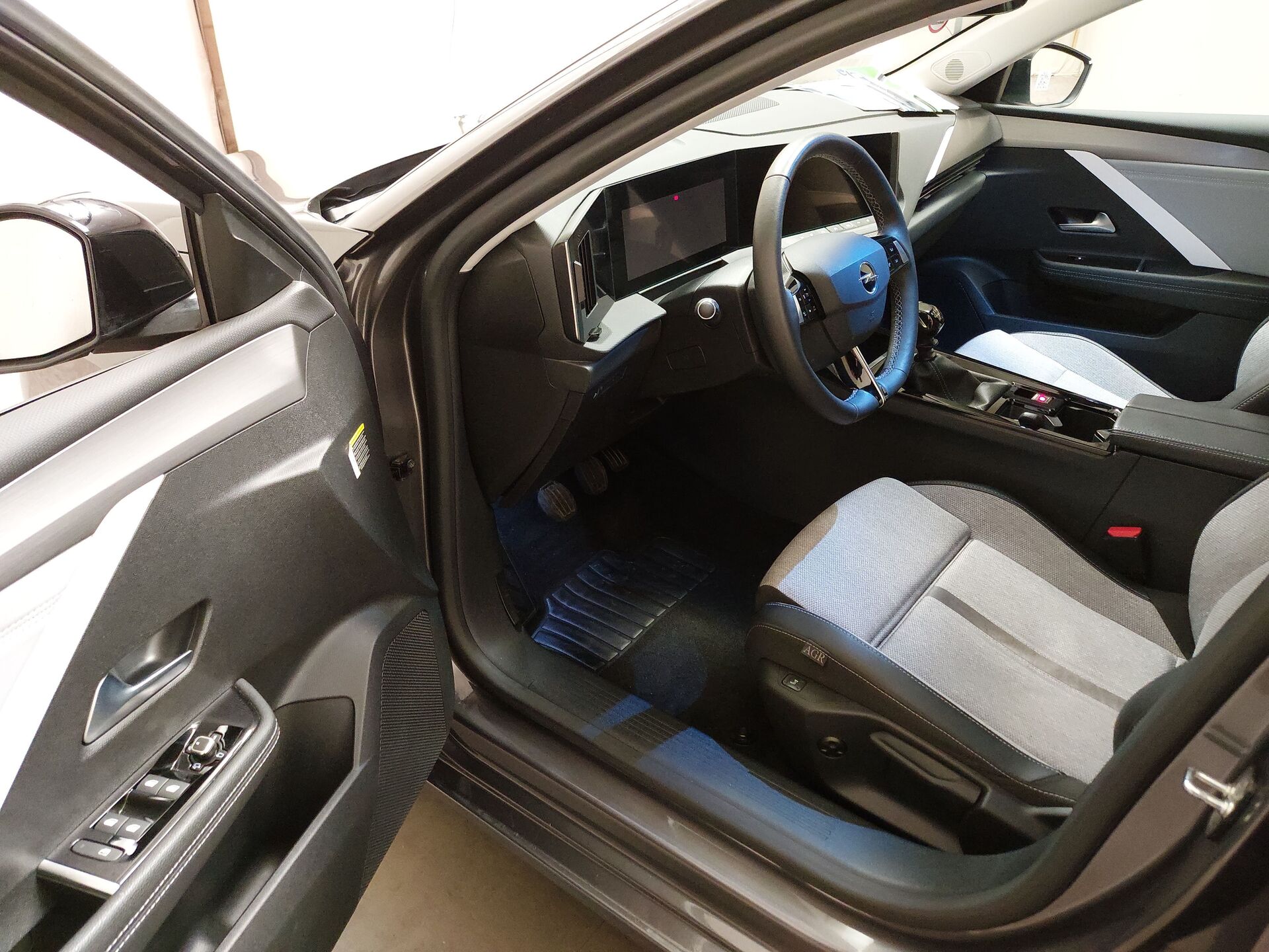 Opel Astra ST 1.5 D Elegance Navi LED Shz RFK 14