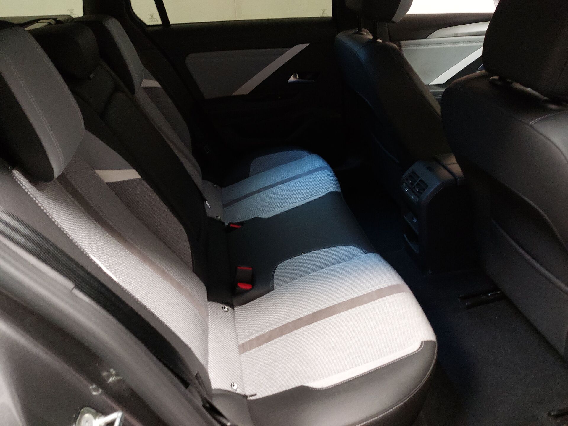 Opel Astra ST 1.5 D Elegance Navi LED Shz RFK 17