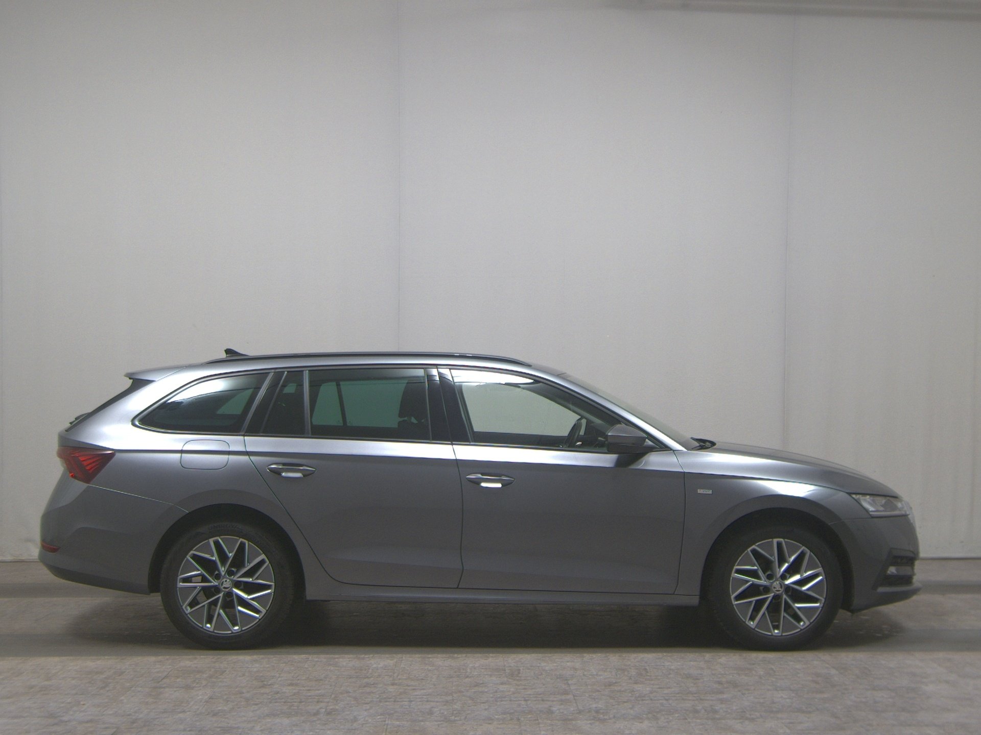 Skoda Octavia Kombi 2.0 TDI Ambition Navi LED AID 4xShz PDC