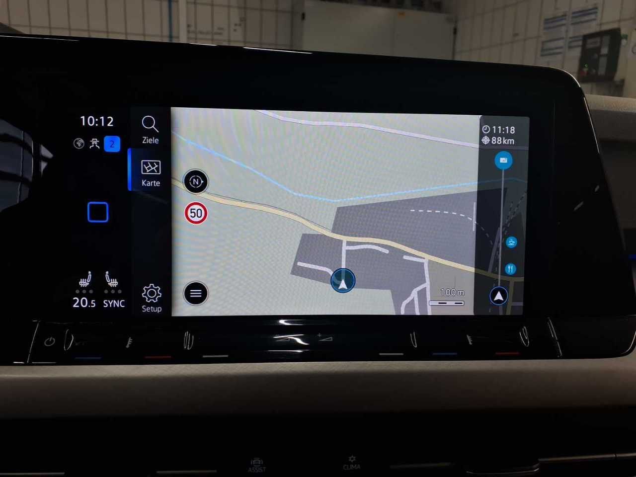 Volkswagen Golf Var. 2.0 TDI 4M Navi LED DC-Pro Pano HuD 11