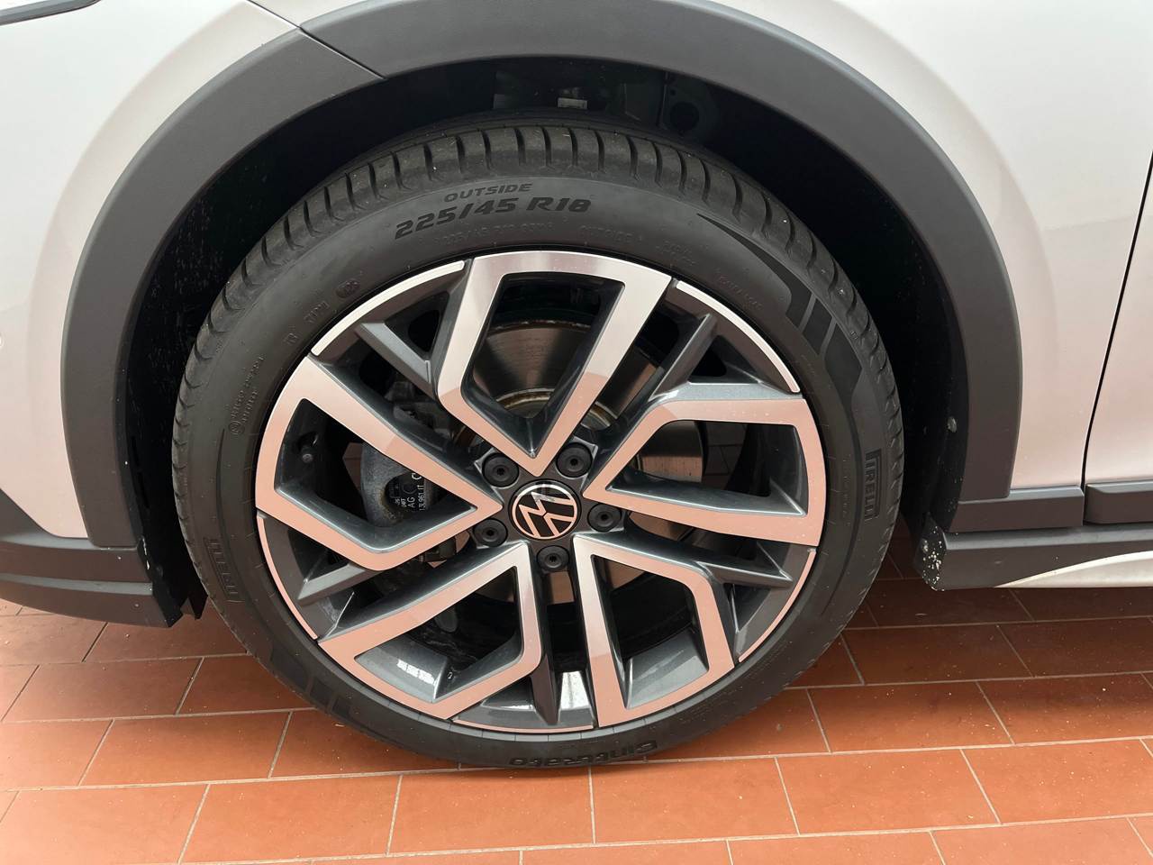 Volkswagen Golf Var. 2.0 TDI 4M Navi LED DC-Pro Pano HuD 12