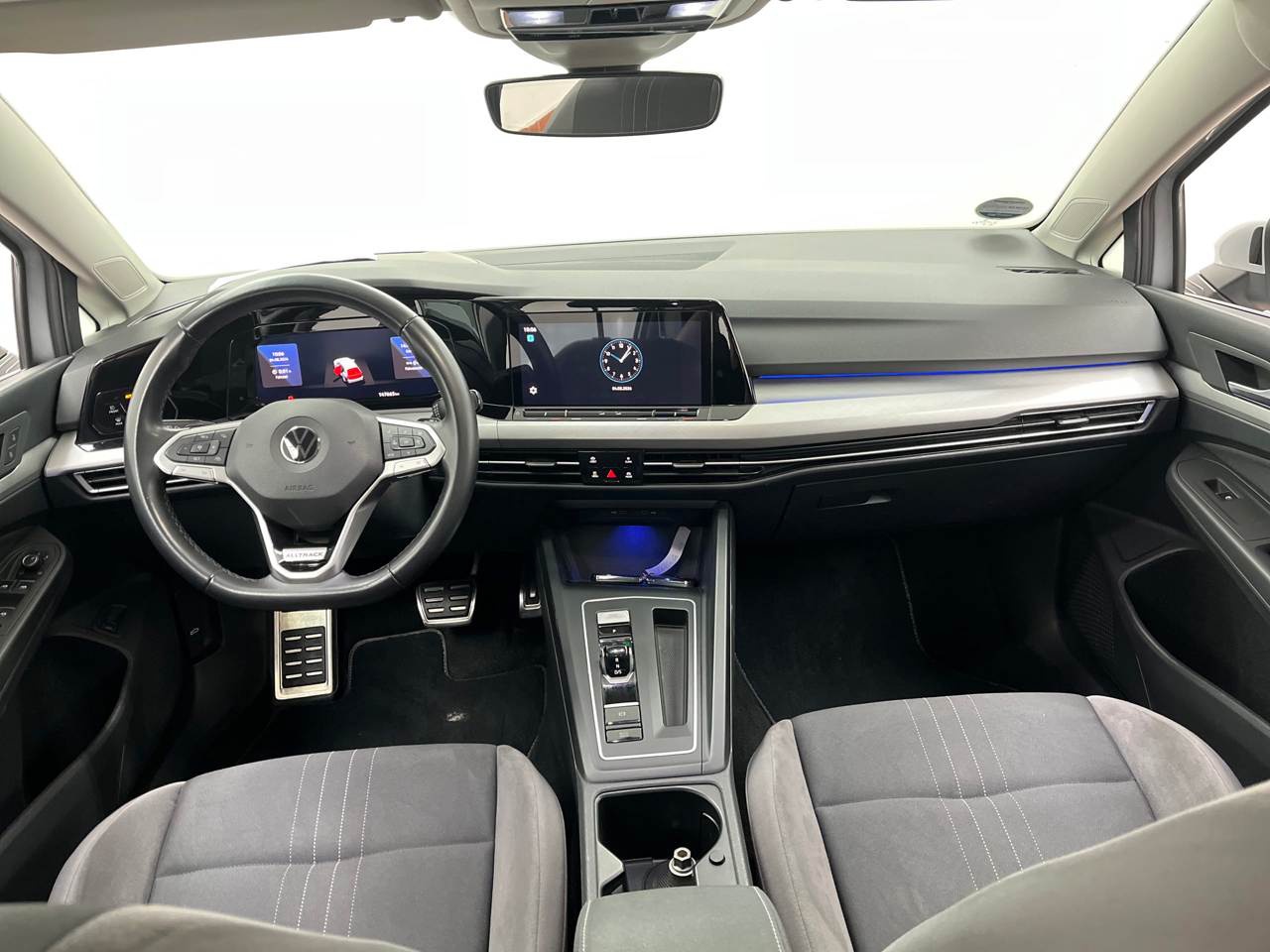Volkswagen Golf Var. 2.0 TDI 4M Navi LED DC-Pro Pano HuD 5