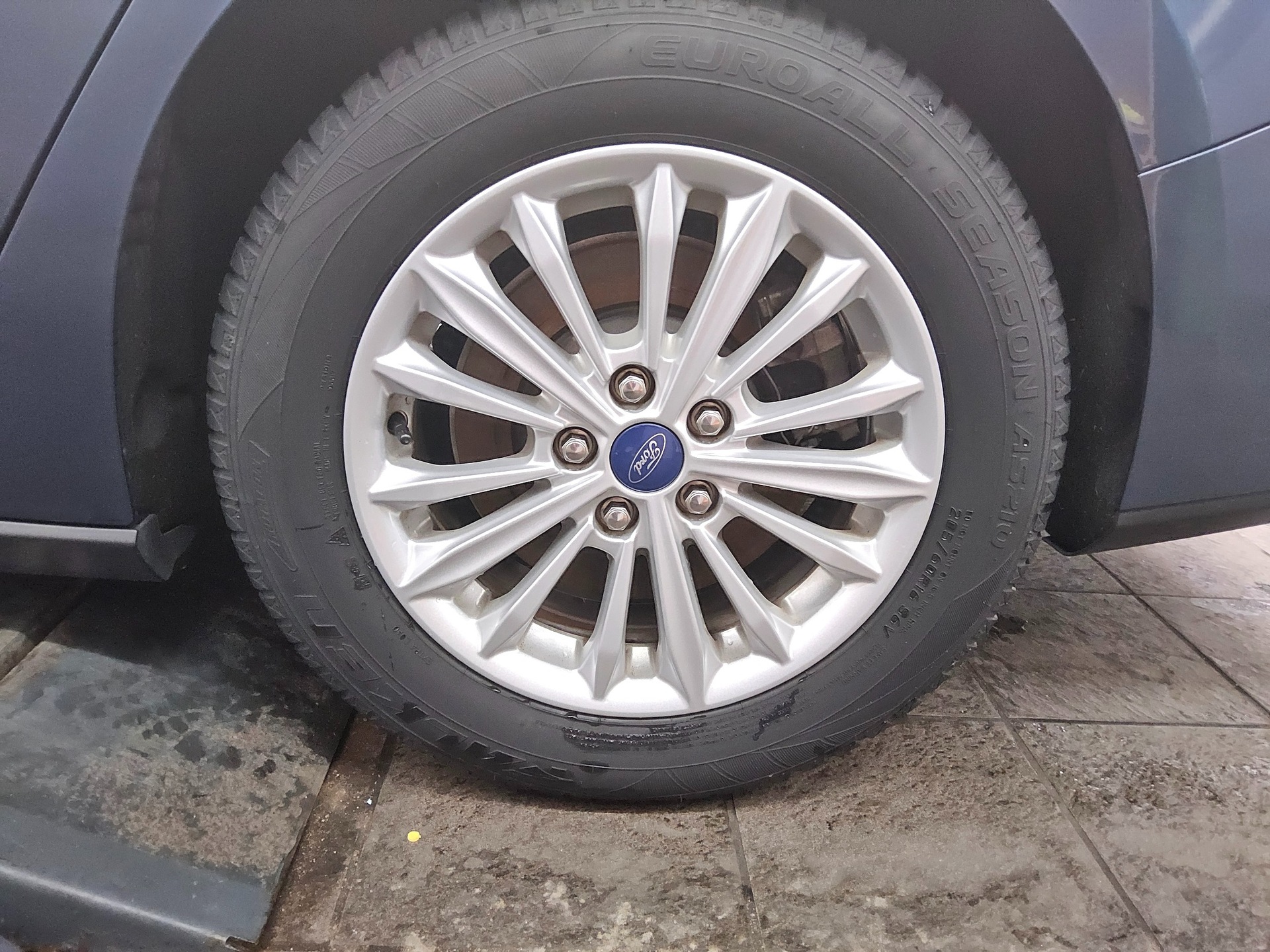 Ford Focus Turnier 1.0 EB Titanium Navi LED PDC Shz 10