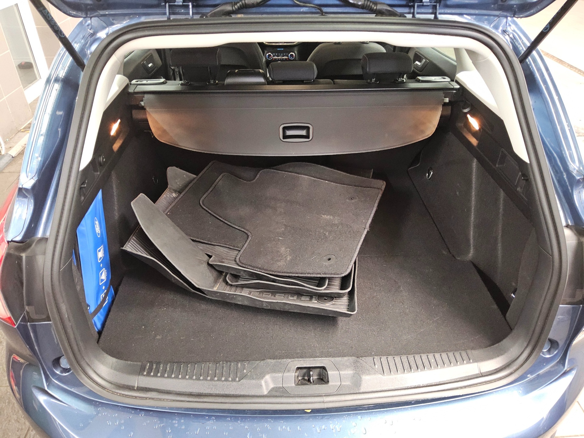 Ford Focus Turnier 1.0 EB Titanium Navi LED PDC Shz 11