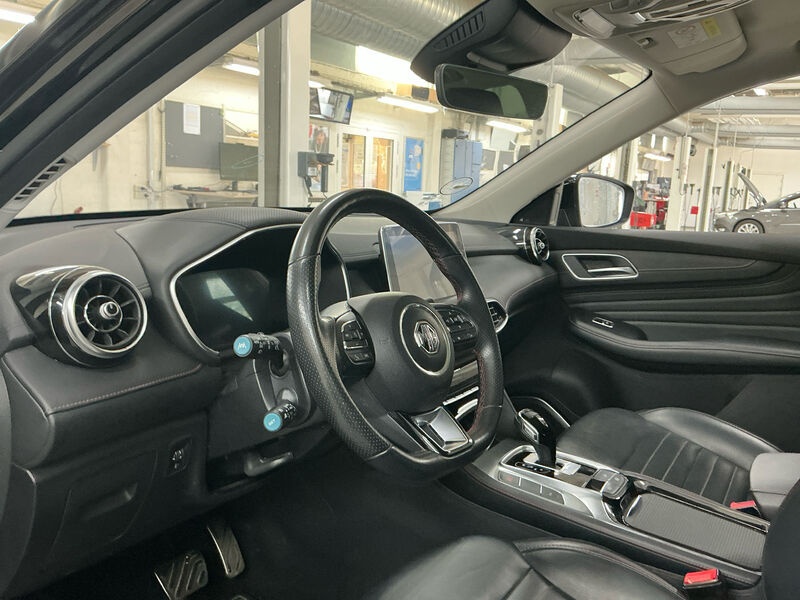 MG EHS LEDER NAVI LED PANO PDC 5