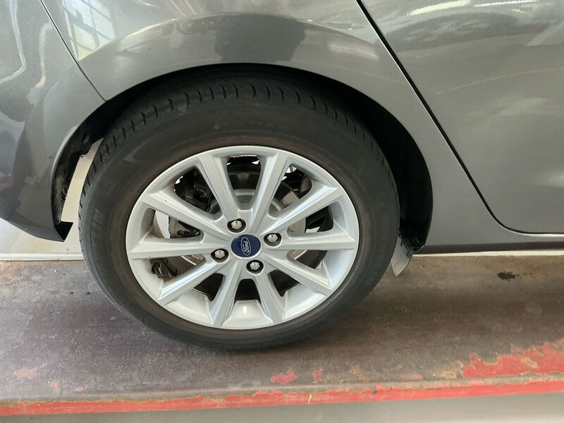Ford Fiesta 1.0 EB LED SHZ 12