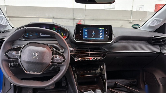 Peugeot 208 NAVI KLIMAAUT LED SHZ PDC 5