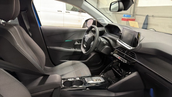 Peugeot 208 NAVI KLIMAAUT LED SHZ PDC 6