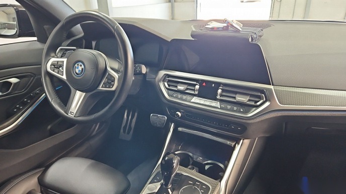 BMW 320e Touring M-Sport NAVI LED VC LEDER SHZ 5