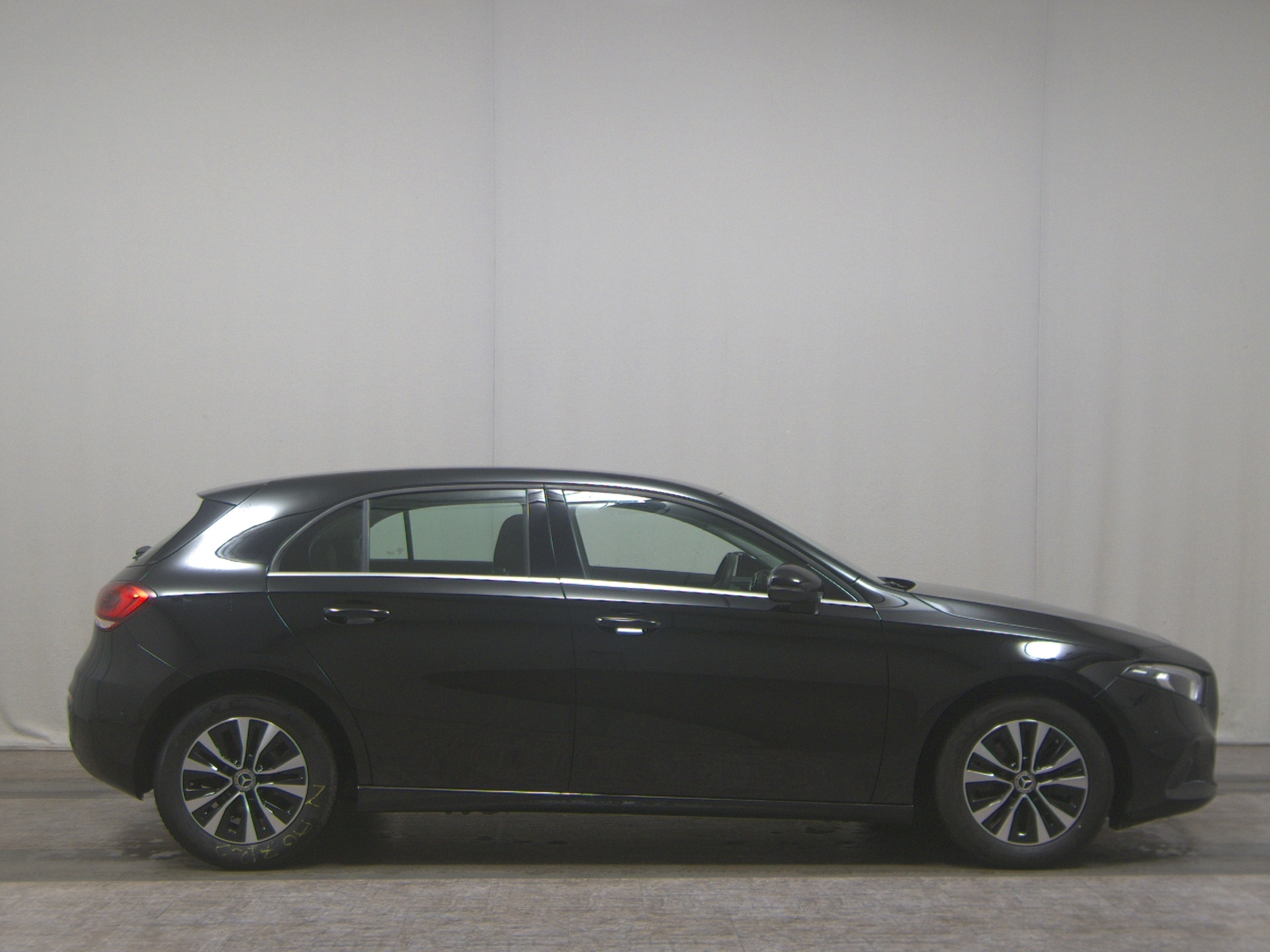 Mercedes-Benz A 180 d Navi LED Shz RfK PDC T-Leder