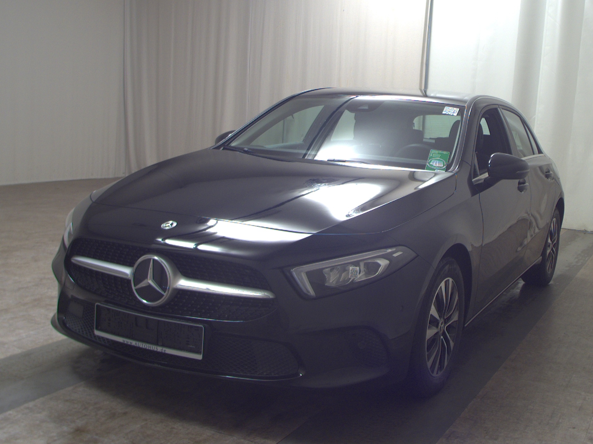 Mercedes-Benz A 180 d Navi LED Shz RfK PDC T-Leder 2