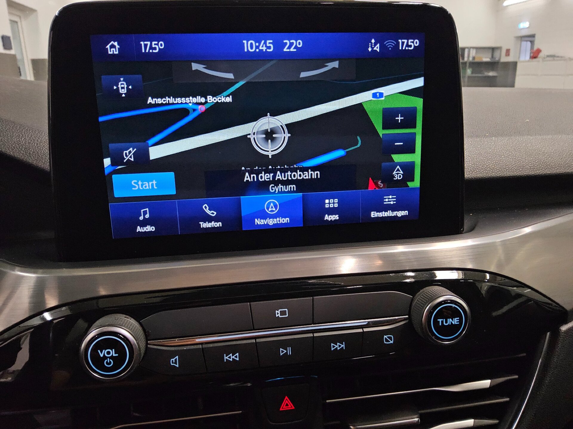 Ford Kuga 2.0 EB Titanium X Navi LED DigiTacho Pano HuD AHK 7