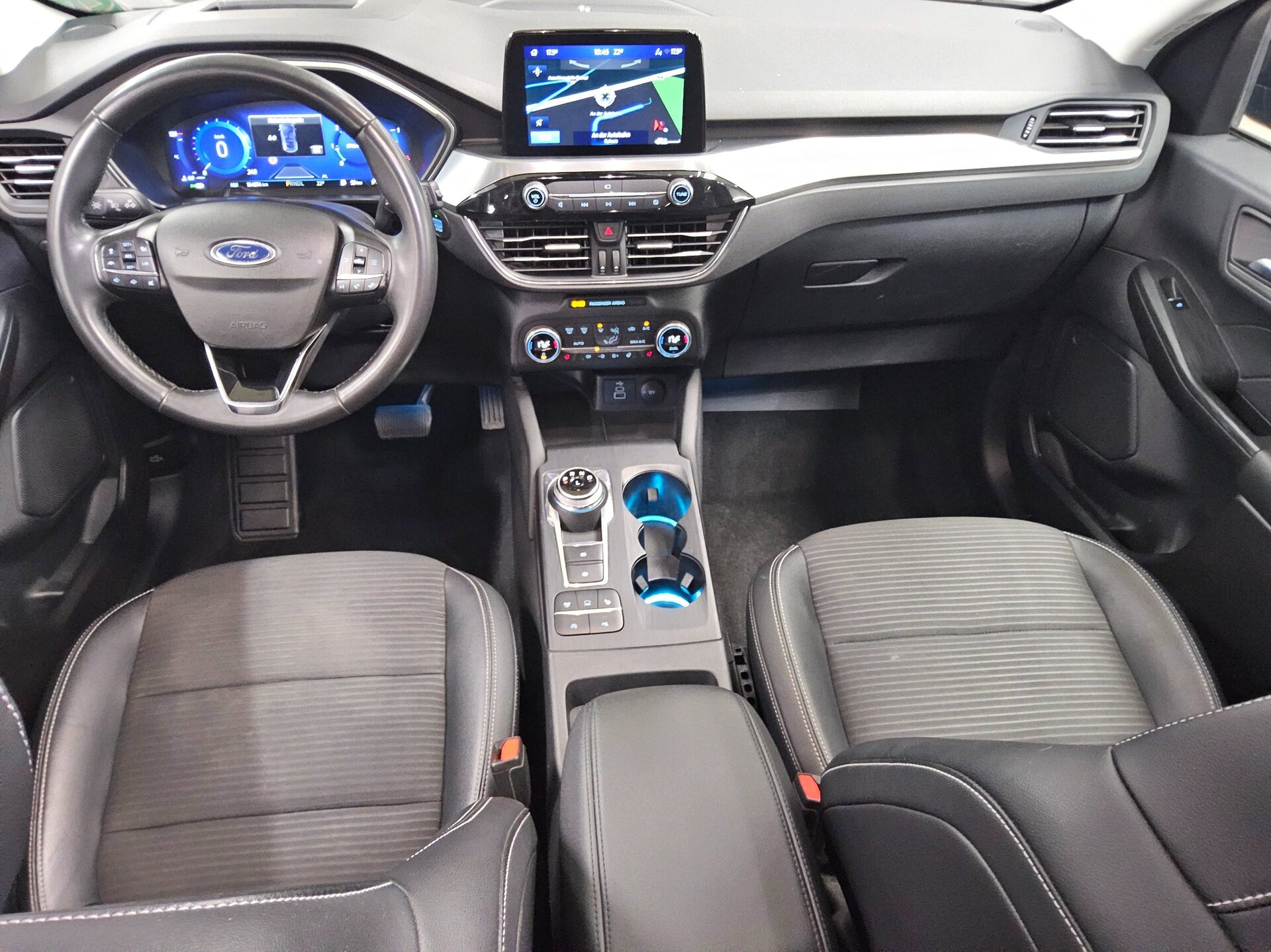 Ford Kuga 2.0 EB Titanium X Navi LED DigiTacho Pano HuD AHK 5