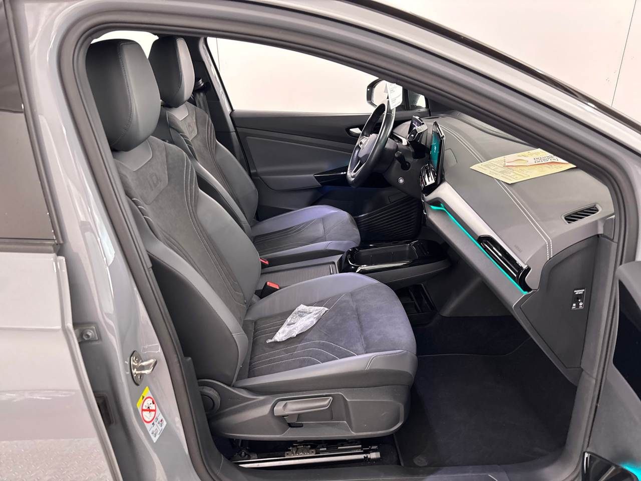 Volkswagen ID.4 NAVI LED T-LEDER PDC AHK 6