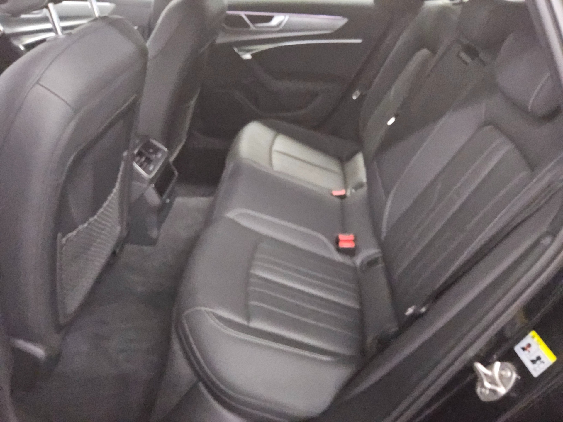 Audi A6 Avant 35 TDI design Leder Navi LED vc RfK ACC 13