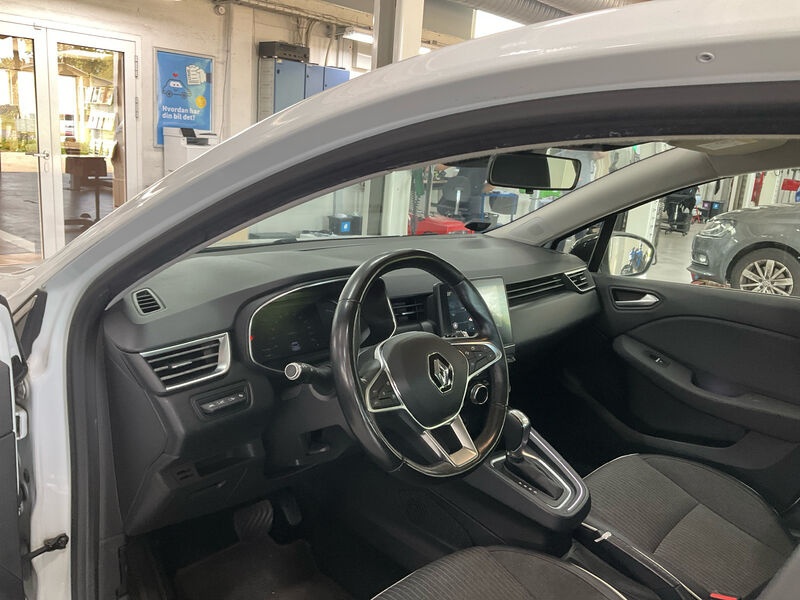 Renault Clio 1.3 TCe NAVI KLIMAAUT LED SHZ PDC 6
