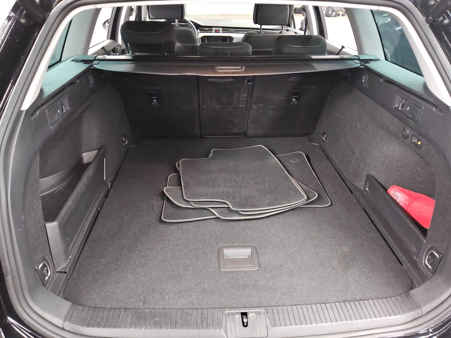 Volkswagen Passat Variant 2.0 TDI Business Navi IQ.Light RFK 11
