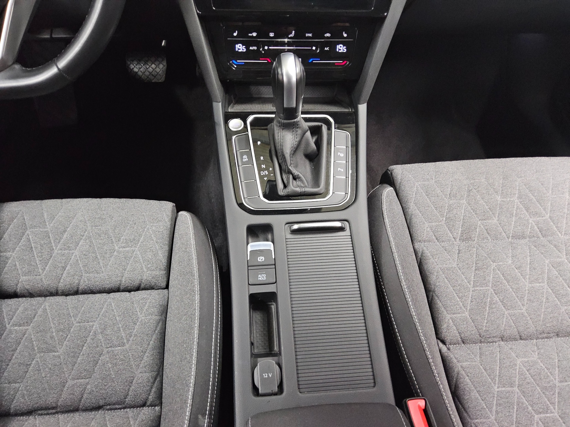Volkswagen Passat Variant 2.0 TDI Business Navi IQ.Light RFK 6