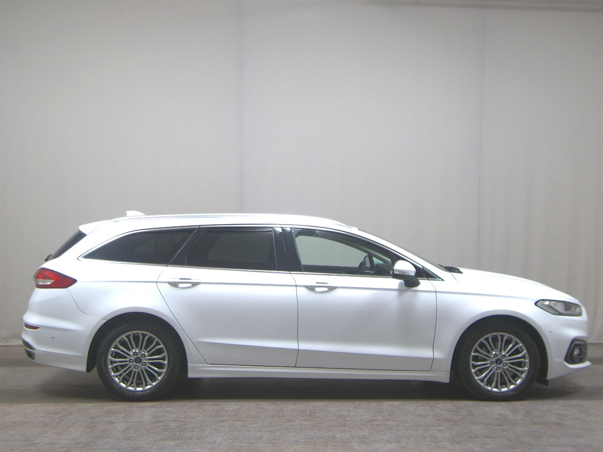 Ford Mondeo Turnier 2.0 EB Titanium Navi LED Leder