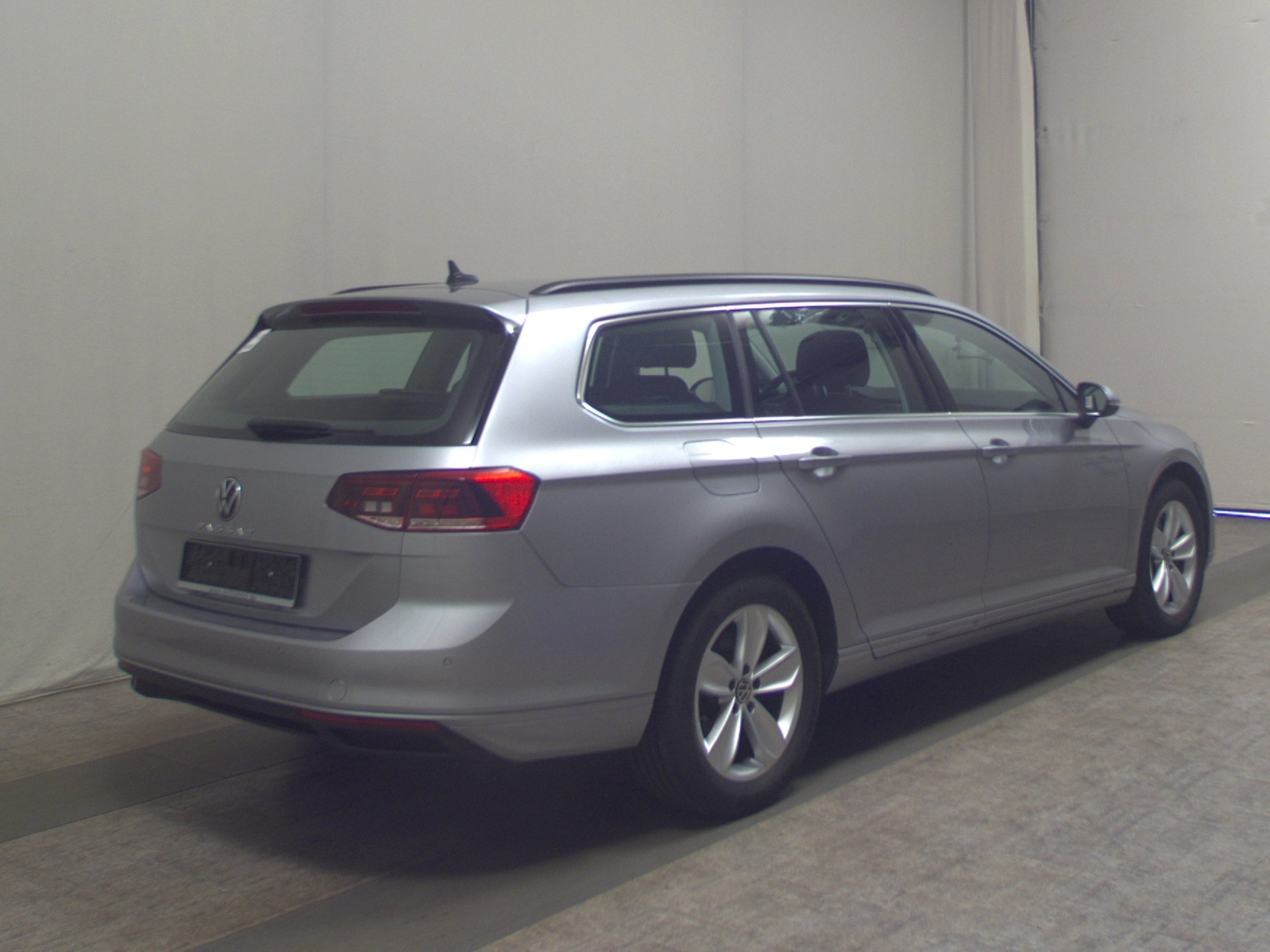 Volkswagen Passat Var. 2.0 TDI Business Navi LED RFK ACC 4