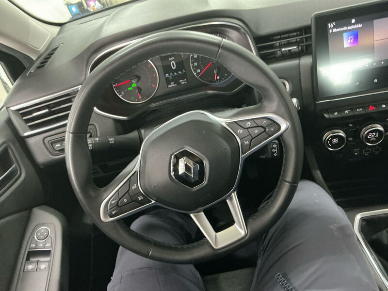Renault Clio 1.0 8