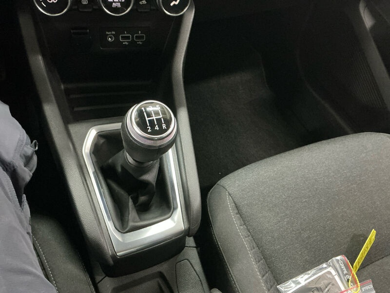 Renault Clio 1.0 11