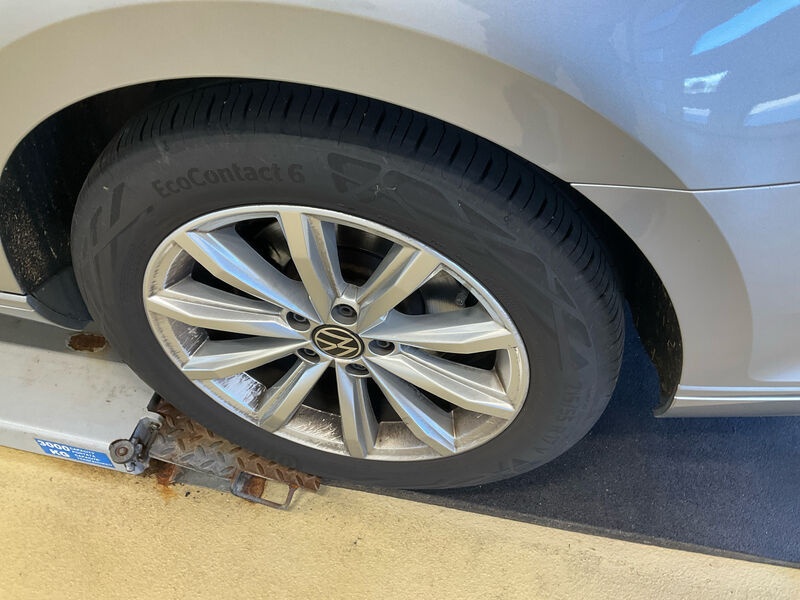 Volkswagen Passat Variant 1.5 TSI NAVI KLIMAAUT LED SHZ PDC 12