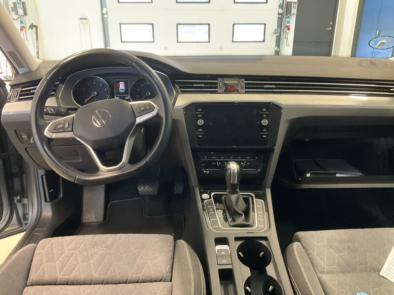 Volkswagen Passat Variant 1.5 TSI NAVI KLIMAAUT LED SHZ PDC 5