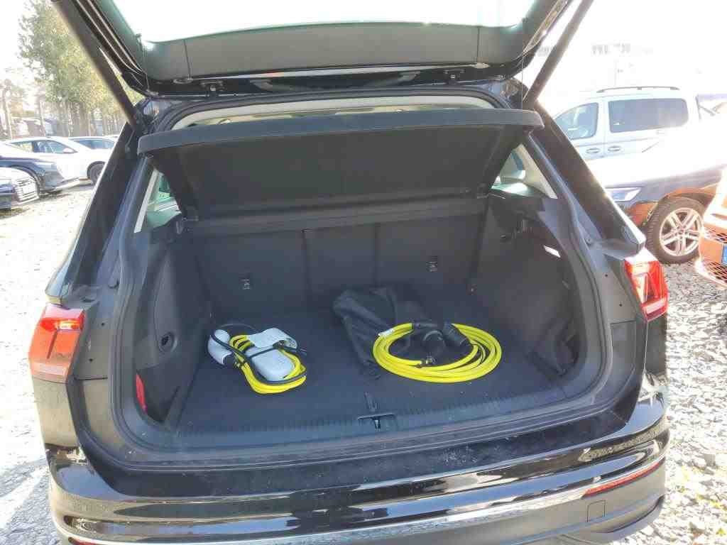 Volkswagen Tiguan 1.4 TSI e Active NAVI SHZ LED ACC AHK 10