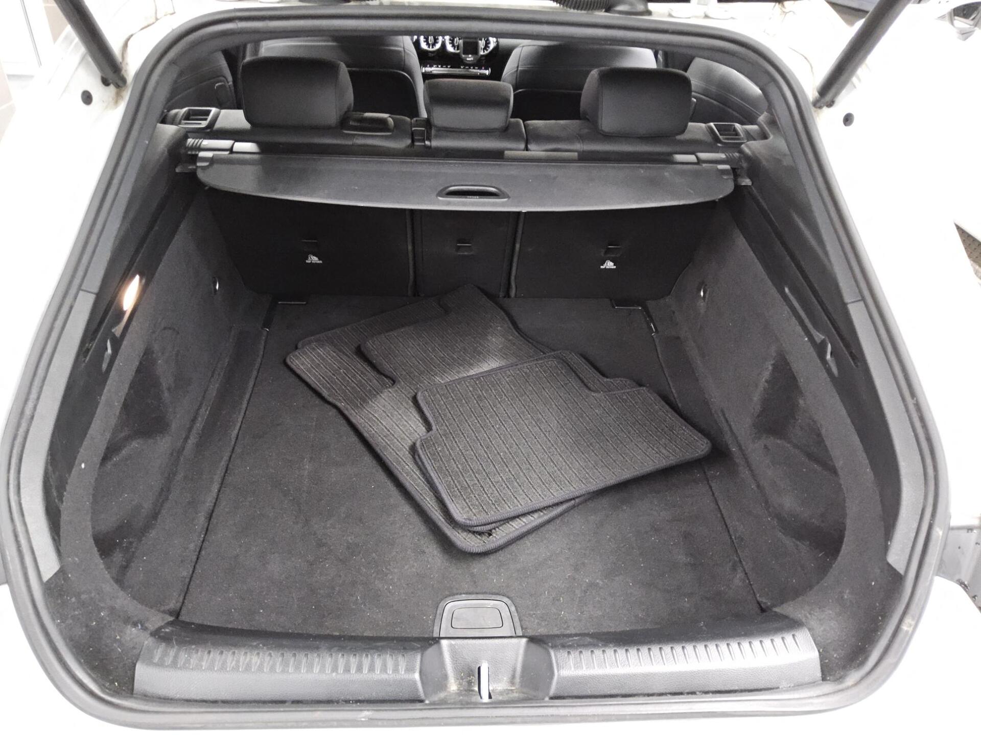 Mercedes-Benz CLA 220 d SB Progressive Navi MB-LED MBUX+ Pano 12
