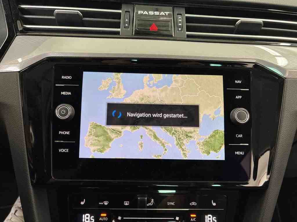 Volkswagen Passat Variant 2.0 TDI Business NAVI SHZ RFK LED ACC 9