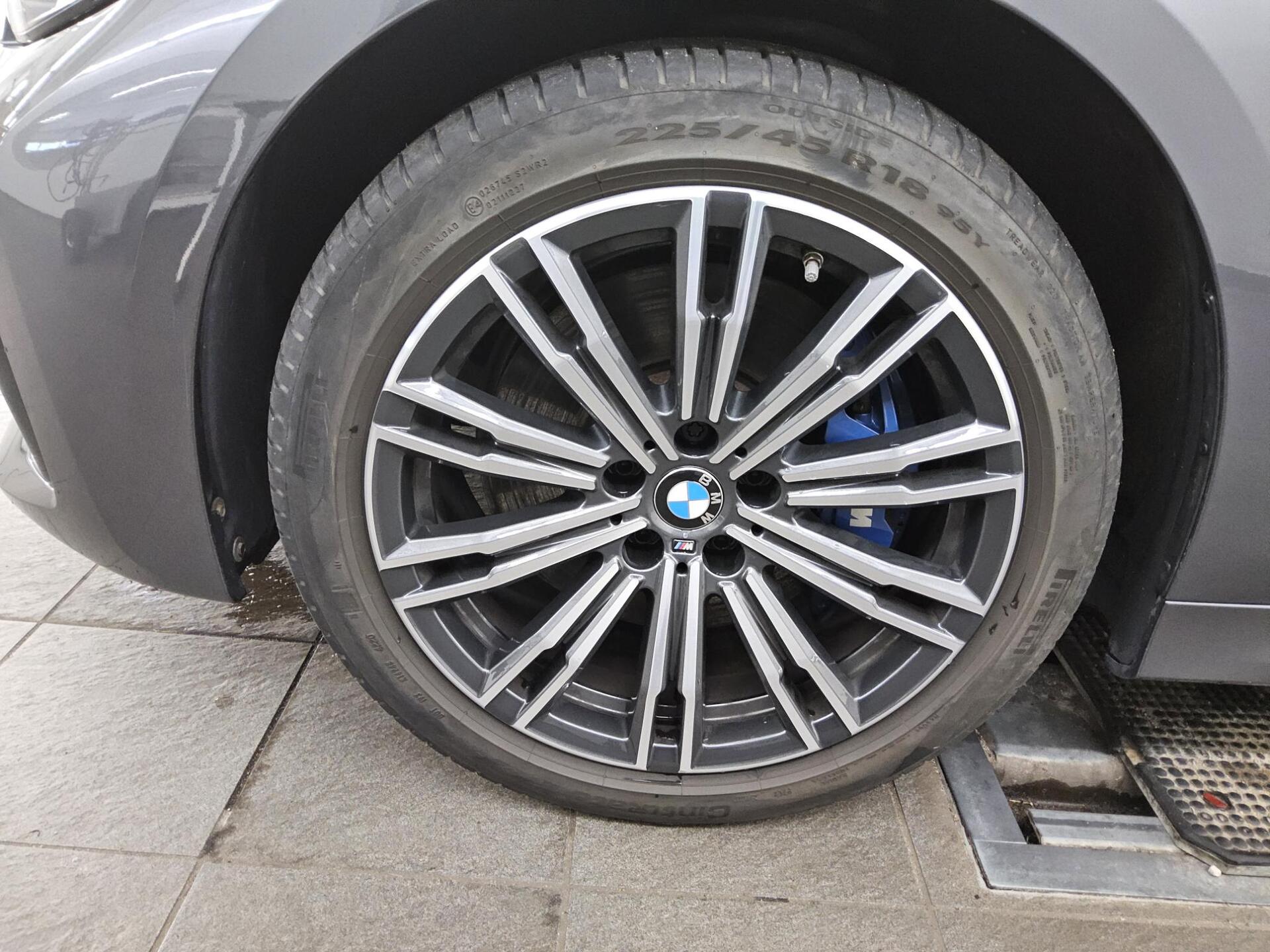 BMW 330e Touring M-Sport Navi LED LC-Pro HiFi 11