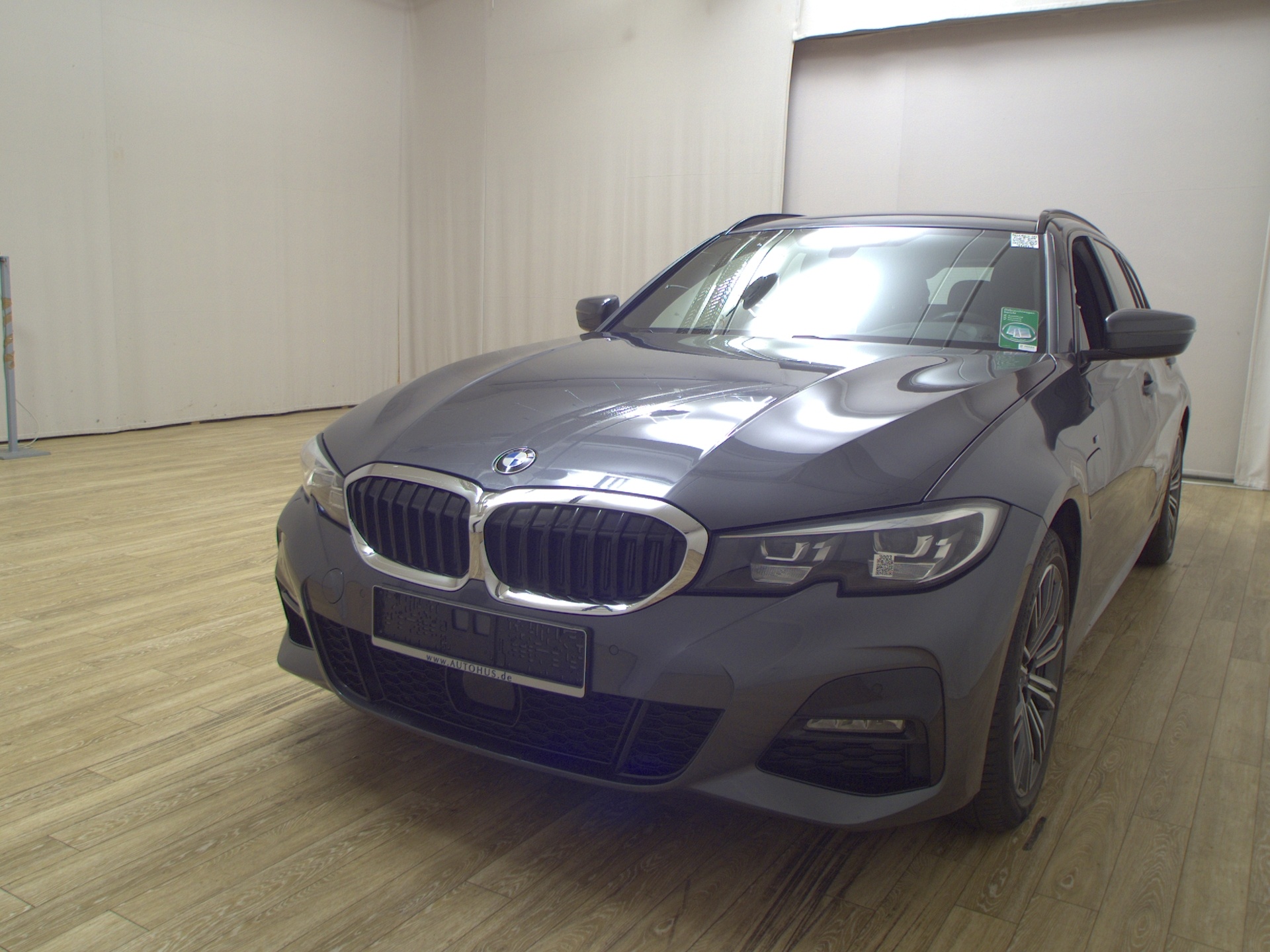 BMW 330e Touring M-Sport Navi LED LC-Pro HiFi 2