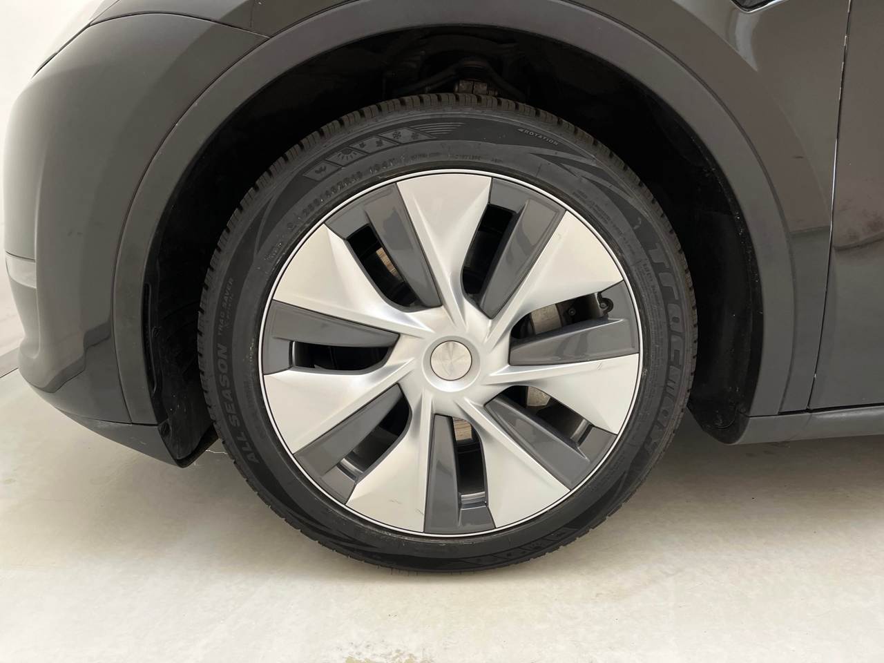 Tesla Model Y Long Range AWD AWD NAVI SHZ LED ACC 11