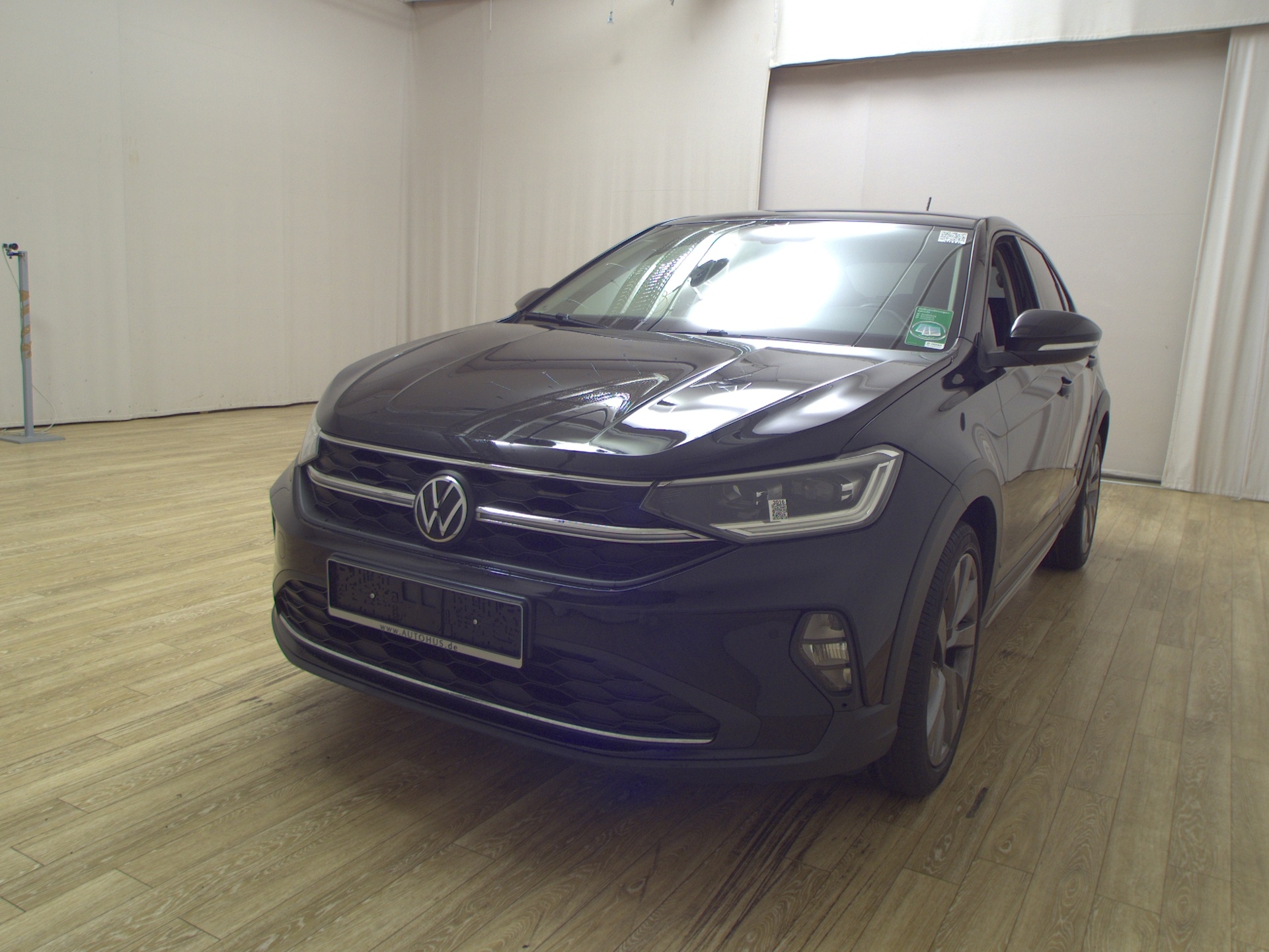 Volkswagen Taigo 1.0 TSI Style T-Leder Navi LED RFK 2