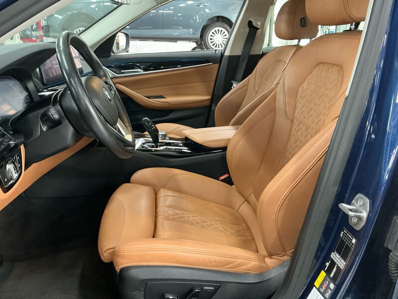 BMW 530e KLIMAAUT LED SPORTSITZE SHZ PDC 6
