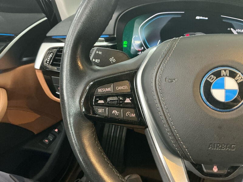 BMW 530e KLIMAAUT LED SPORTSITZE SHZ PDC 11