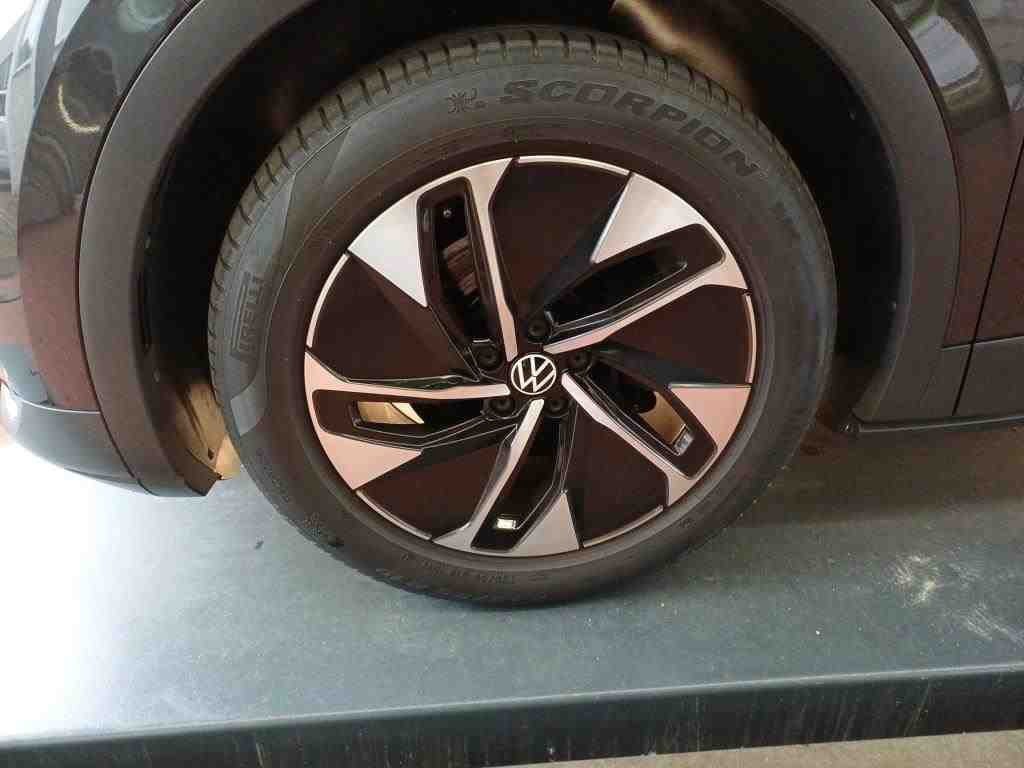 Volkswagen ID.4 Pure Performance NAVI KLIMAAUT SHZ PDC 10
