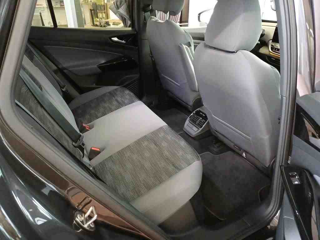 Volkswagen ID.4 Pure Performance NAVI KLIMAAUT SHZ PDC 5