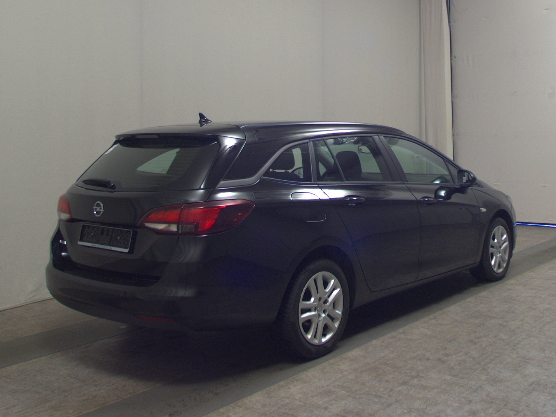 Opel Astra ST 1.4 Edition Navi  Shz PDC 4