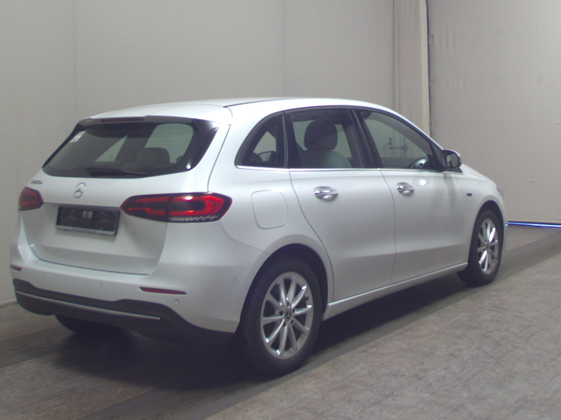 Mercedes-Benz B 250 e Style T-Leder Navi MB-LED Shz PDC 4