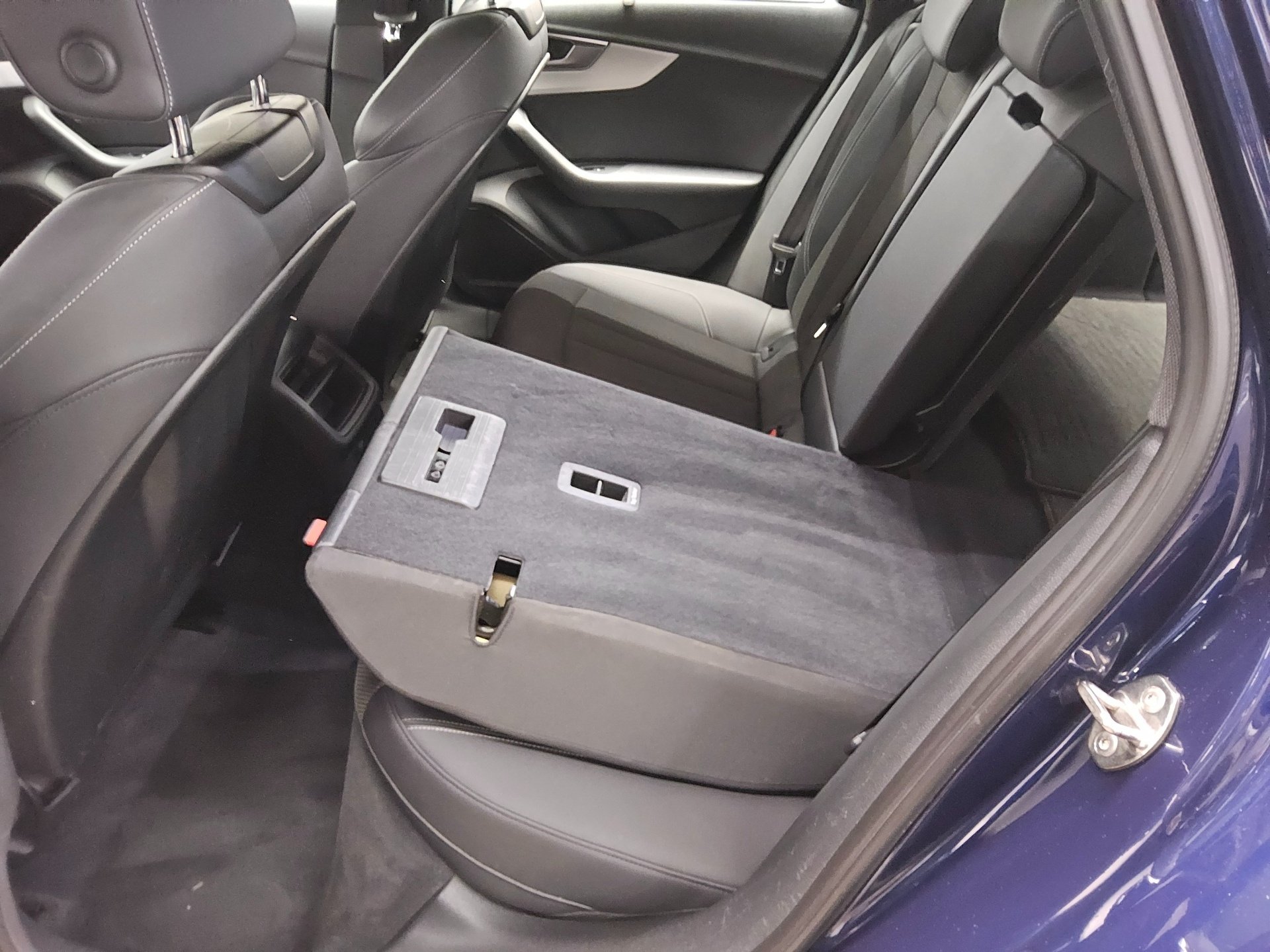 Audi A4 Avant 35 TDI S-Line T-Leder Navi LED B&O RfK 12