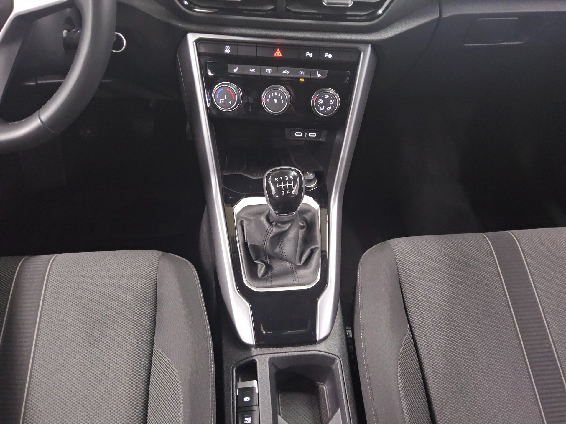 Volkswagen T-Roc 1.0 TSI Life Navi LED AID 6