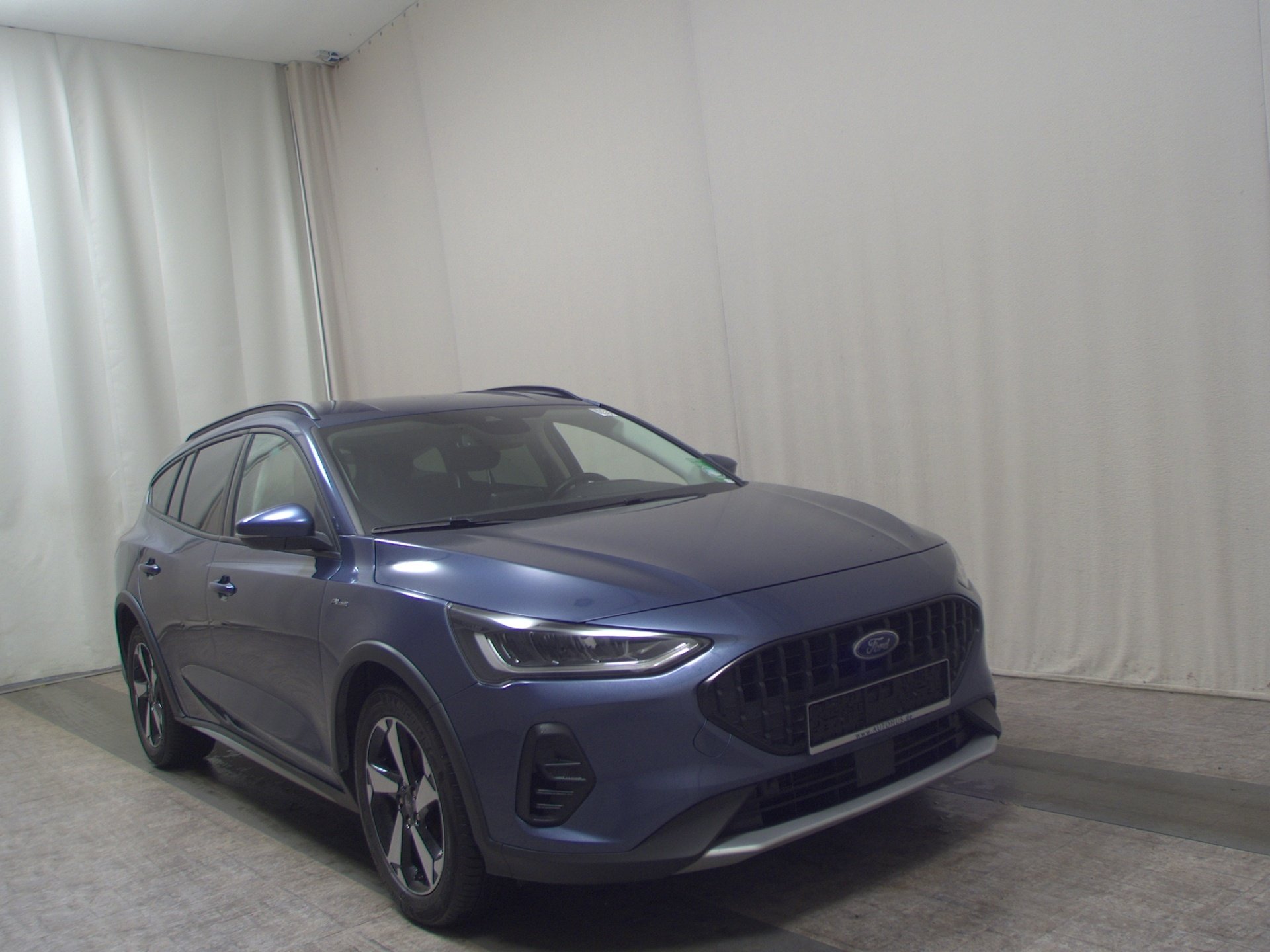 Ford Focus Turnier 1.0 EB Active Navi LED RFK Shz PDC 3