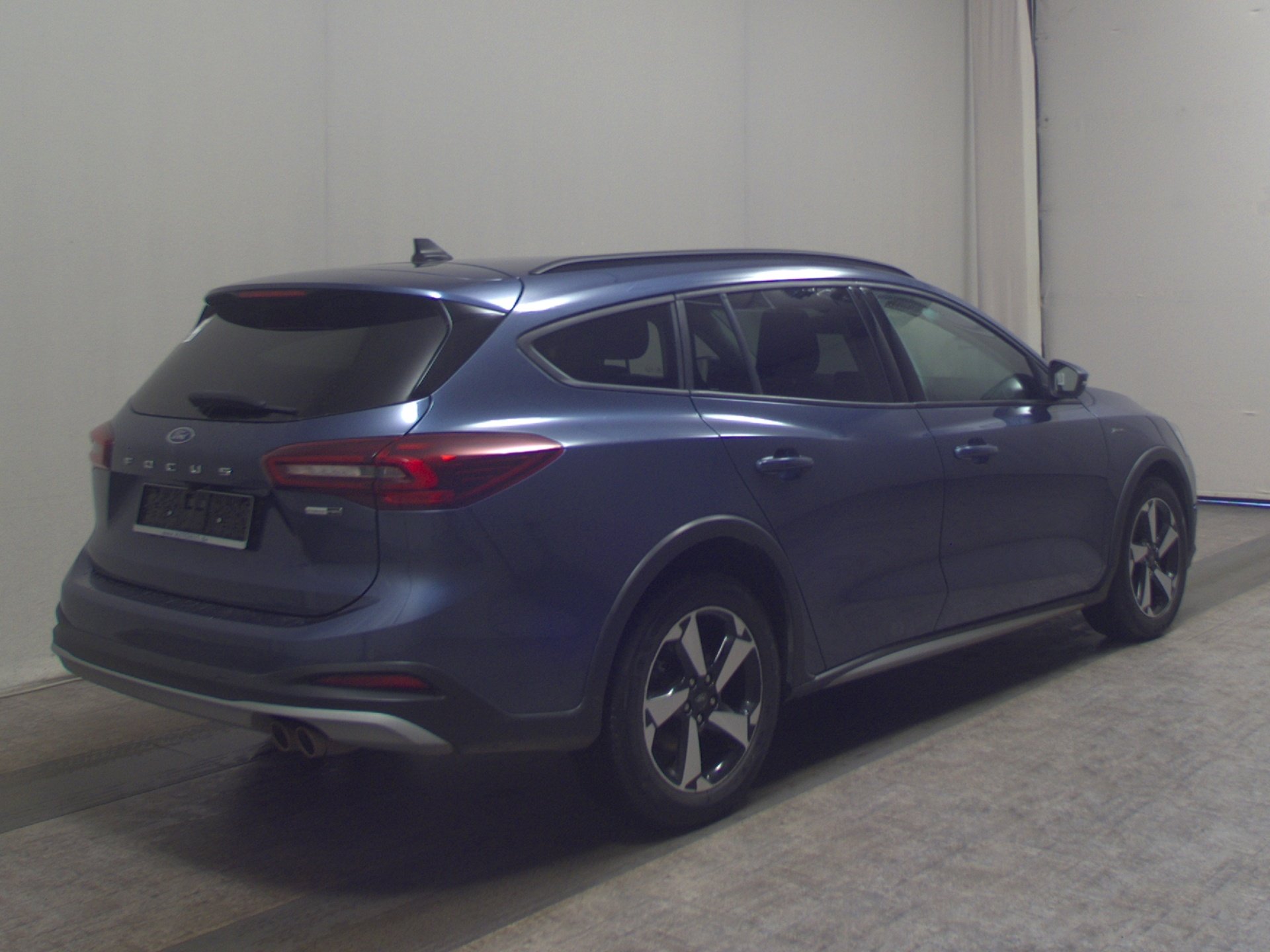 Ford Focus Turnier 1.0 EB Active Navi LED RFK Shz PDC 4