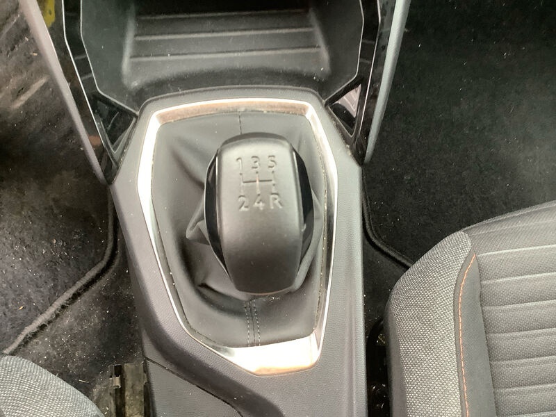 Peugeot 208 1.2 PureTech SHZ RFK LED BT SPURHALTE 8