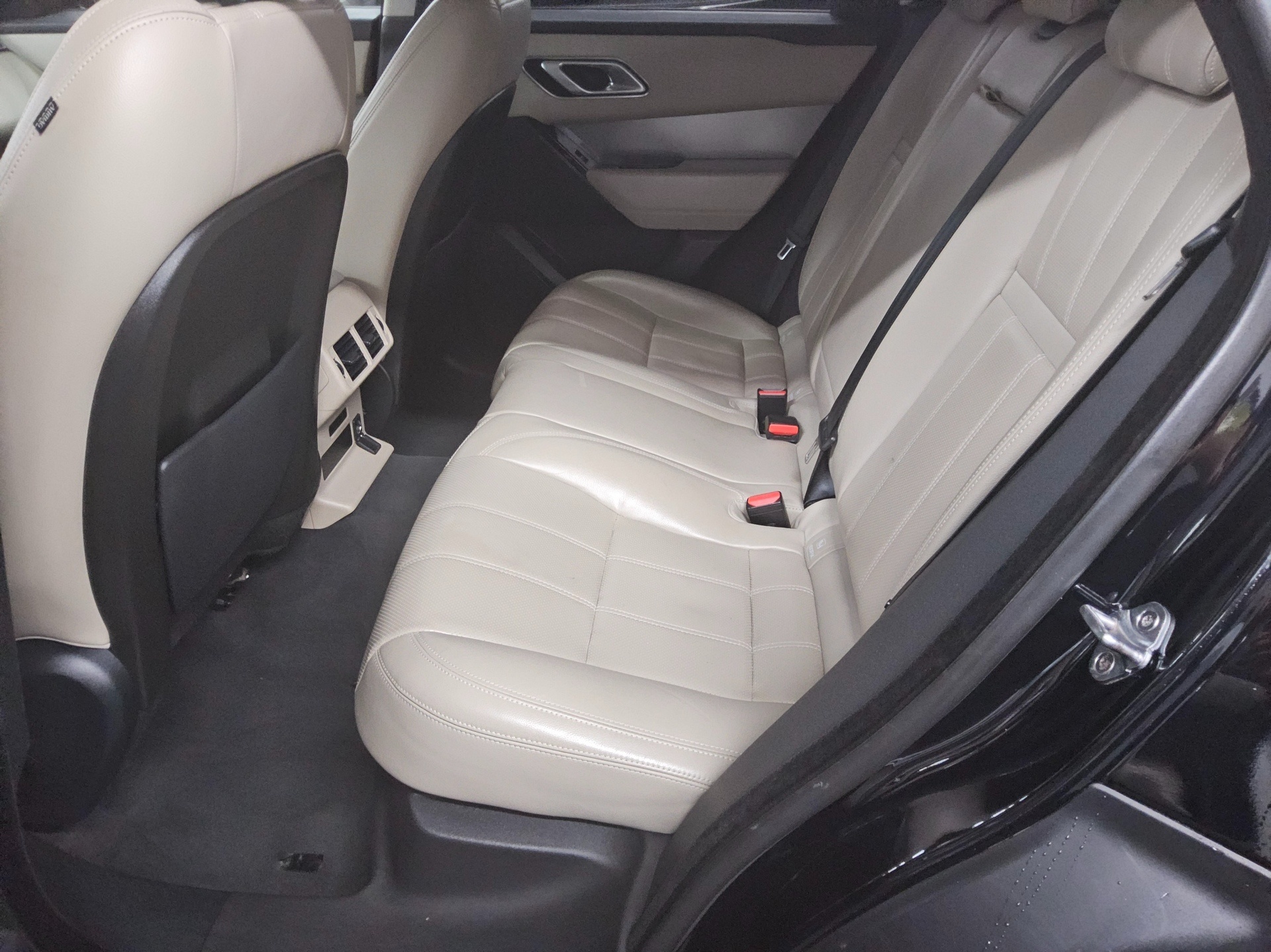 Land Rover Range Rover Velar Leder Nav LED DC Sound RfK AHK 13