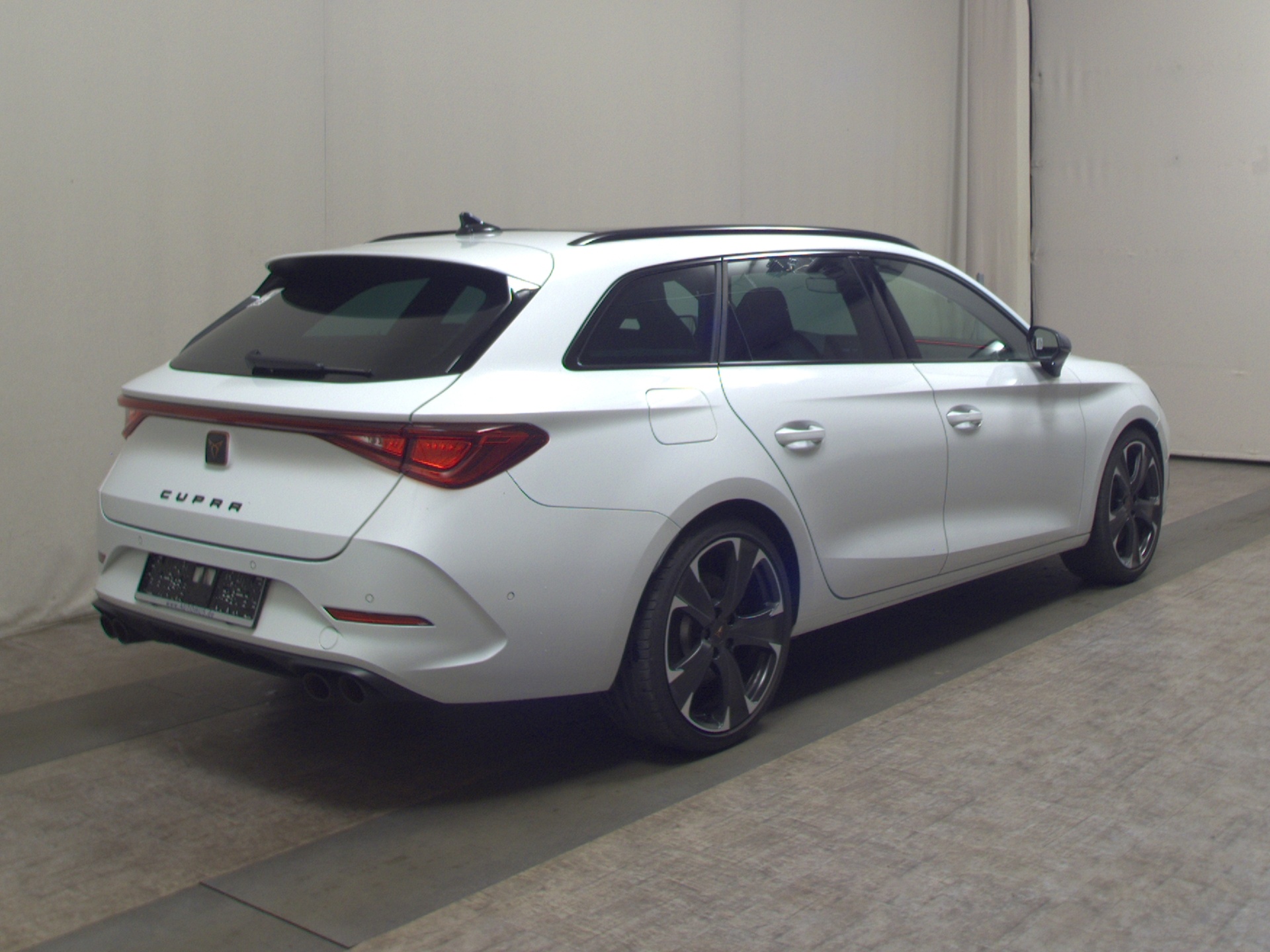 Cupra Leon Sportstourer 2.0 TSI 4Drive Navi Beats Pano 4